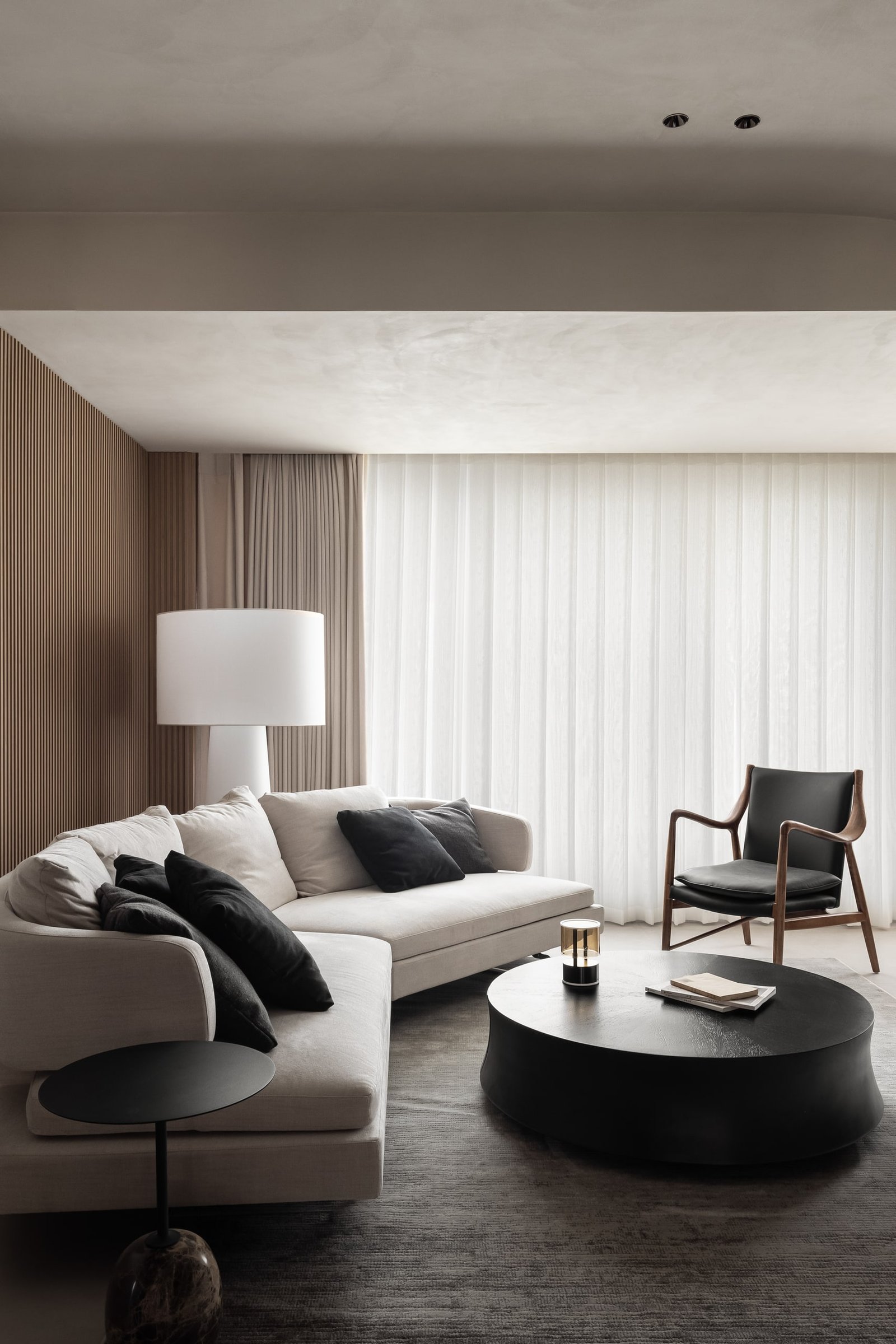 Ebony & Ash Estate — view 02