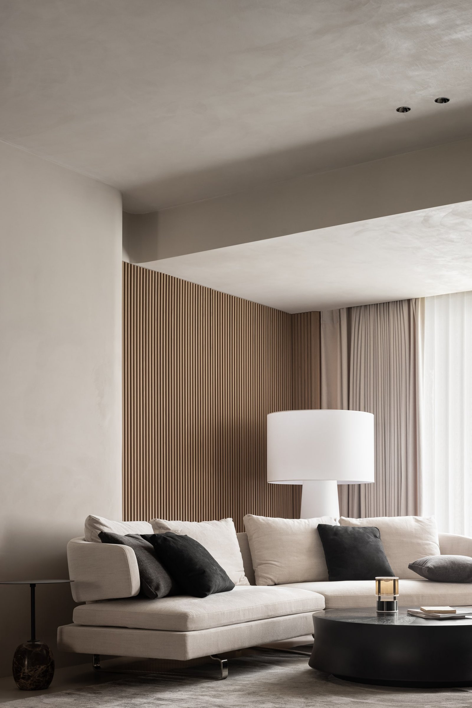 Ebony & Ash Estate — view 08