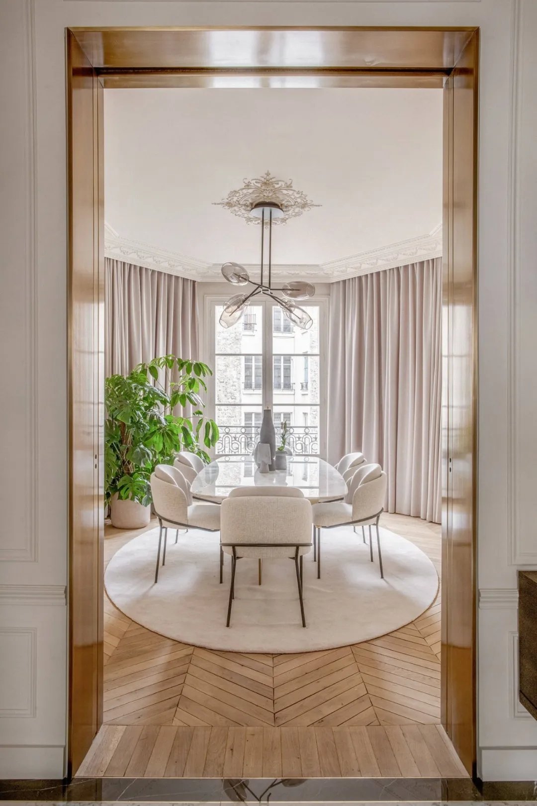 The Parisian Atelier — view 20