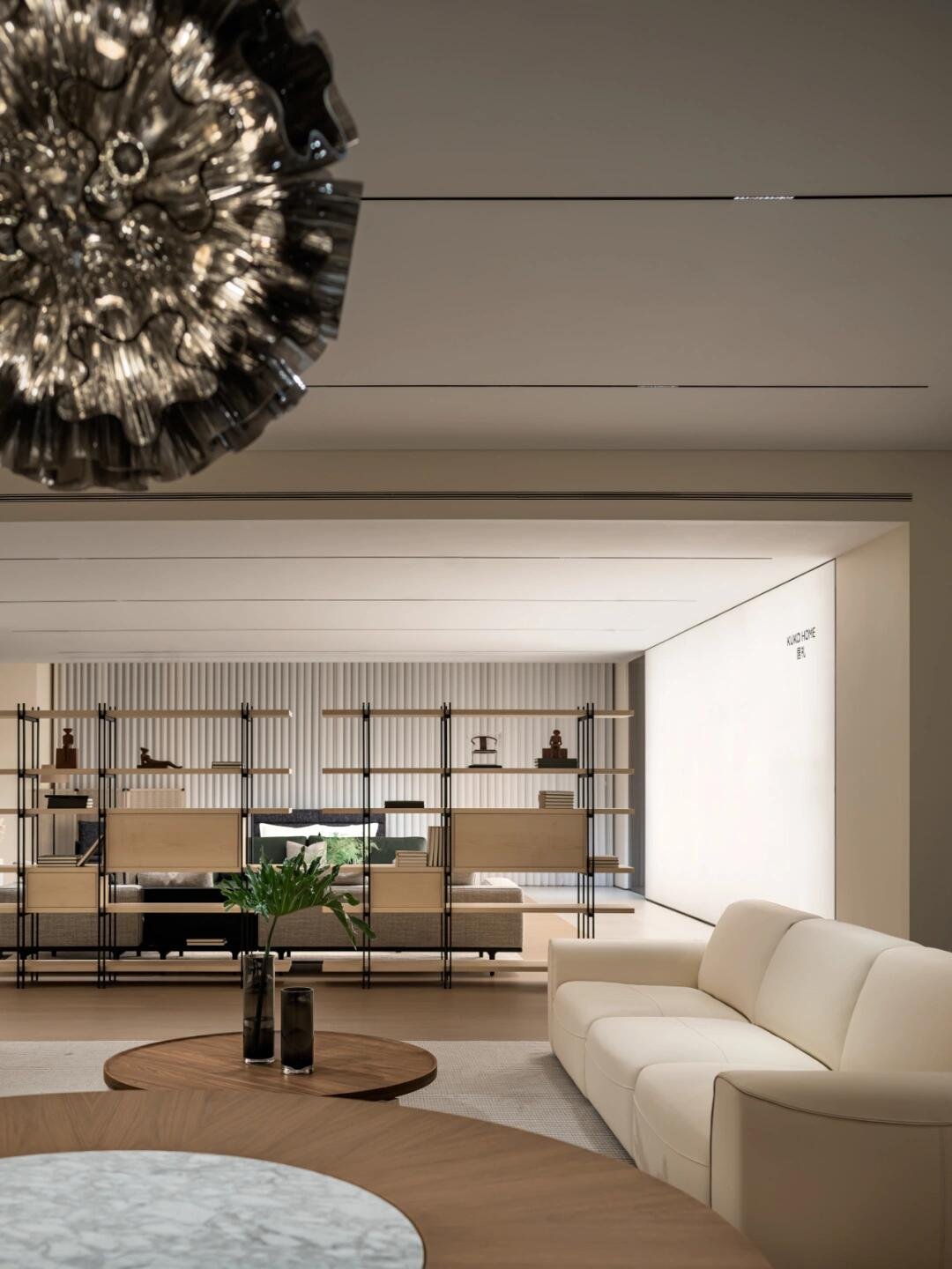 Travertine Manor — view 09